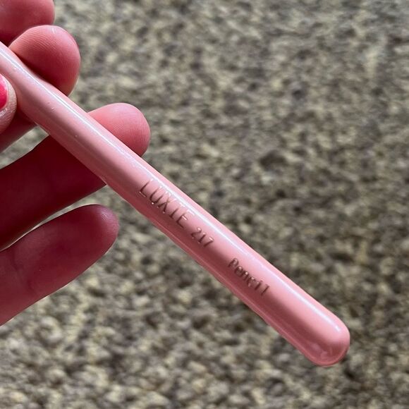 Luxie 217 Pencil Brush - Picture 4 of 4